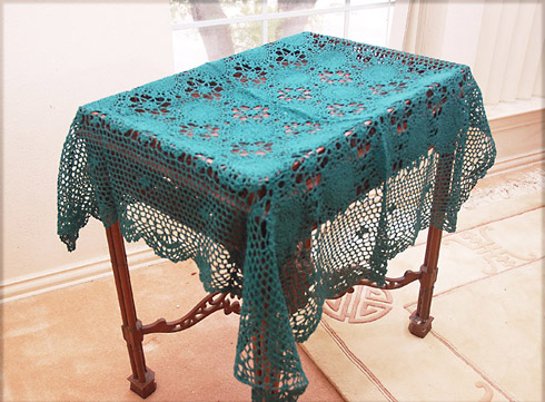 Festive Crochet Square Topper. EveryGreen color.36"SQ. - Click Image to Close